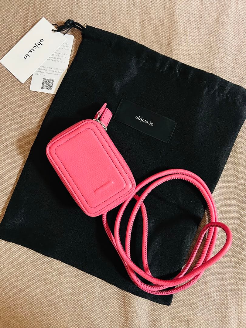 objcts.io ストラップ一体型マイクロバッグ ピンク