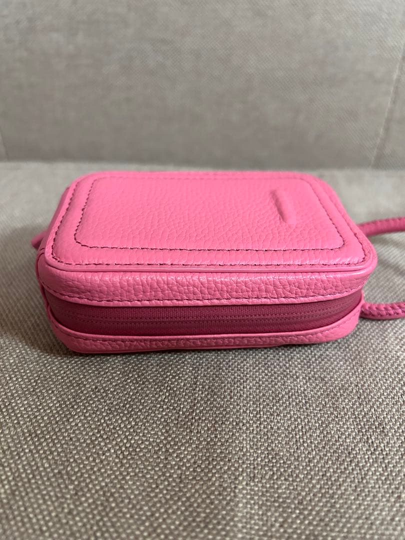 objcts.io ストラップ一体型マイクロバッグ ピンク