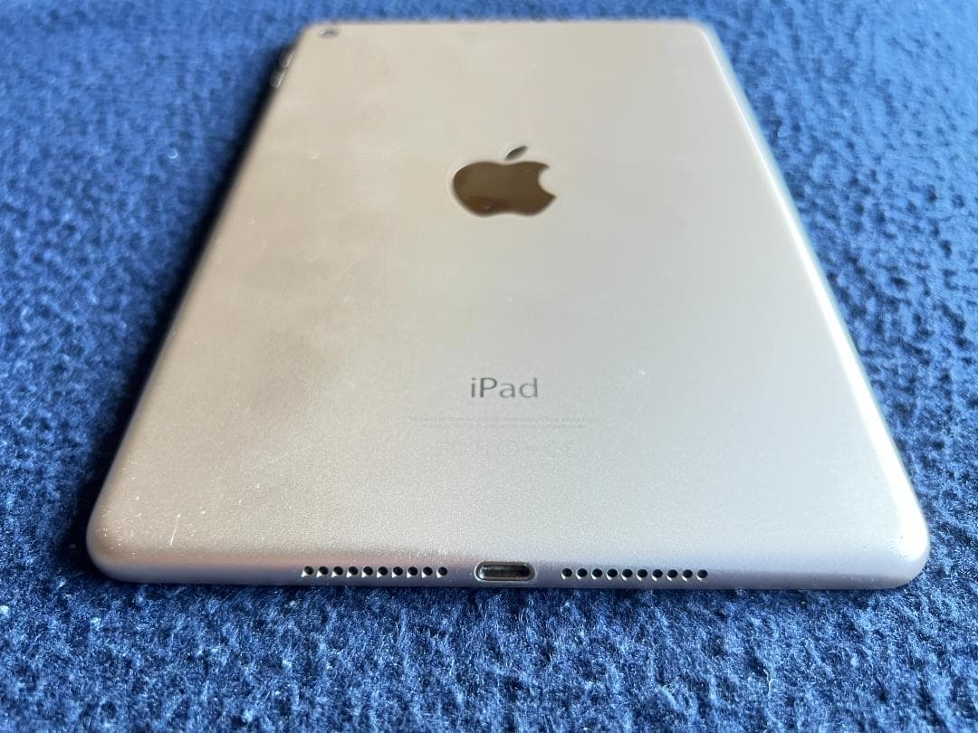 ipad mini 4 silver wi-fi ６４GB バッテリー１００%