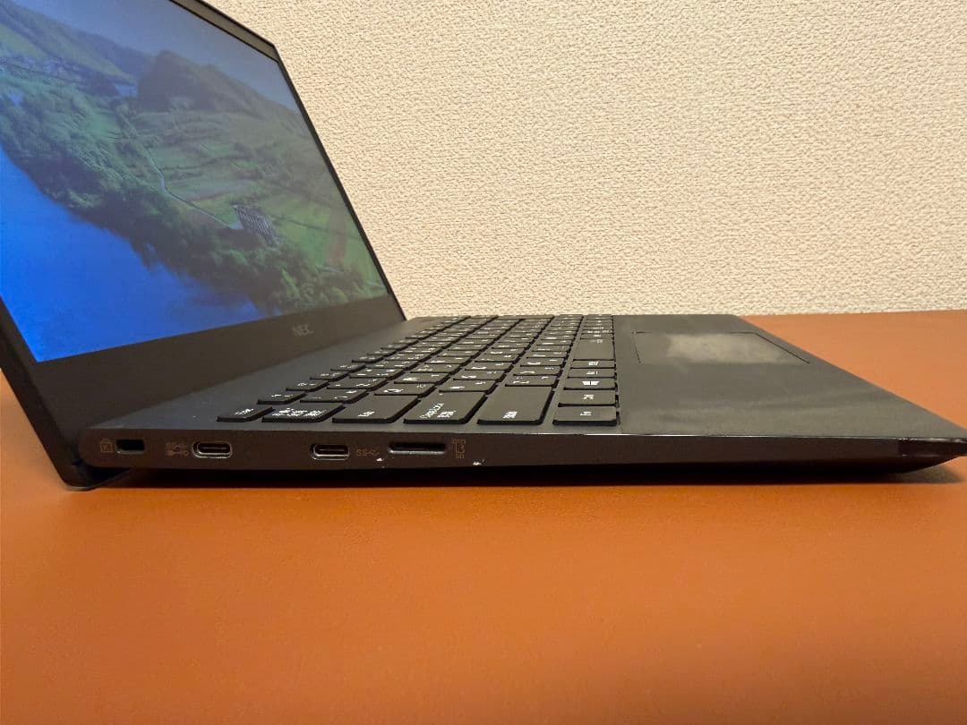 Windowsノート本体 NEC VKV18G-9 i7 10510u 16G-512G