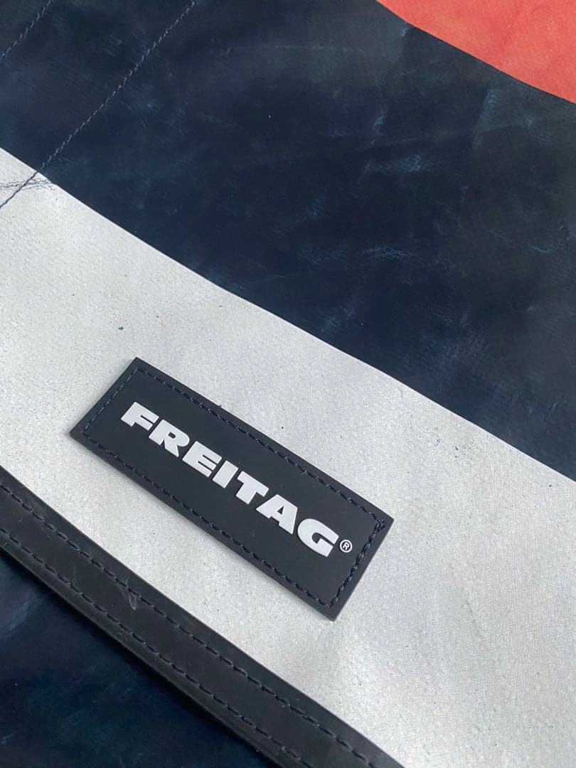 専用　FREITAG メッセンジャーバッグ 中型 赤/青/白