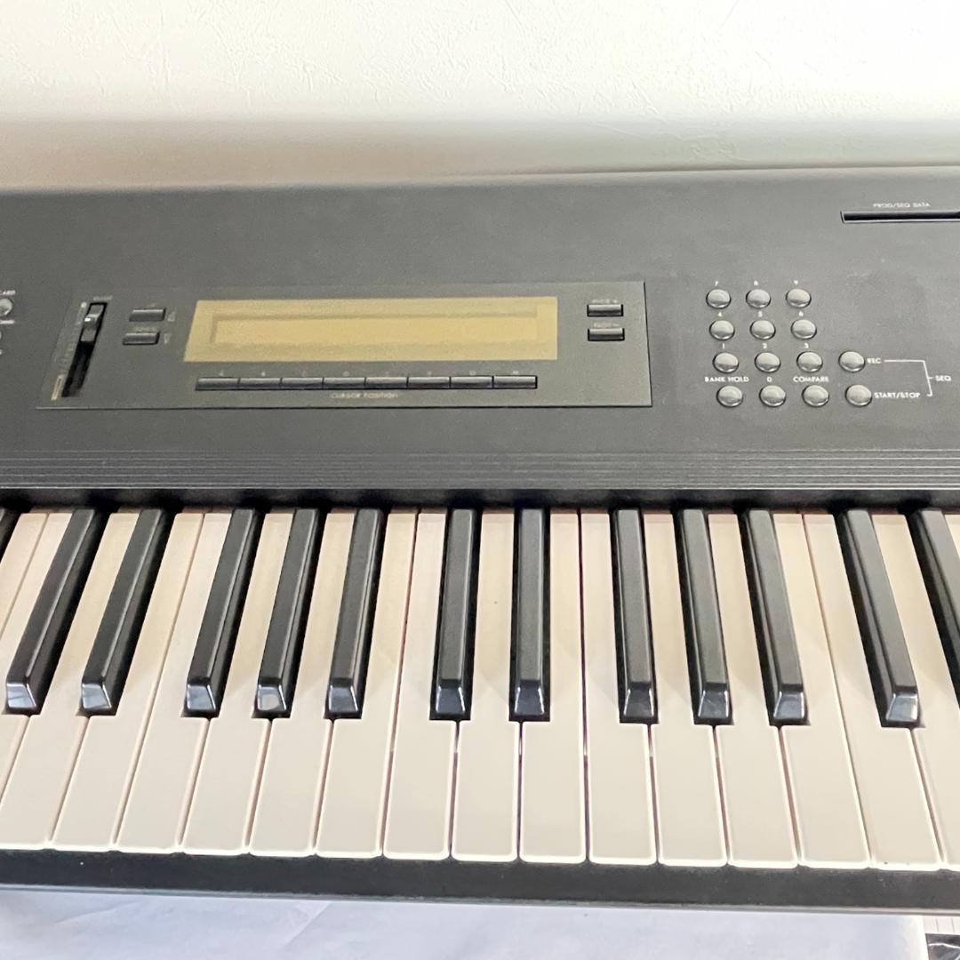 KORG M1 シンセサイザー