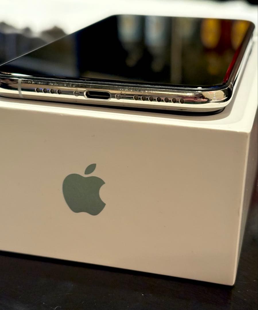 iPhone XS MAX シルバー 本体 箱付き