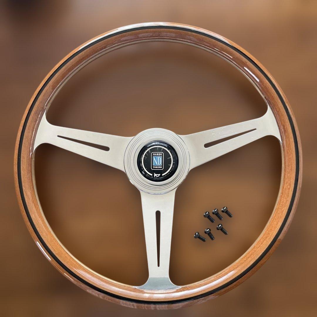 ナルディクラシック　ウッドステアリング