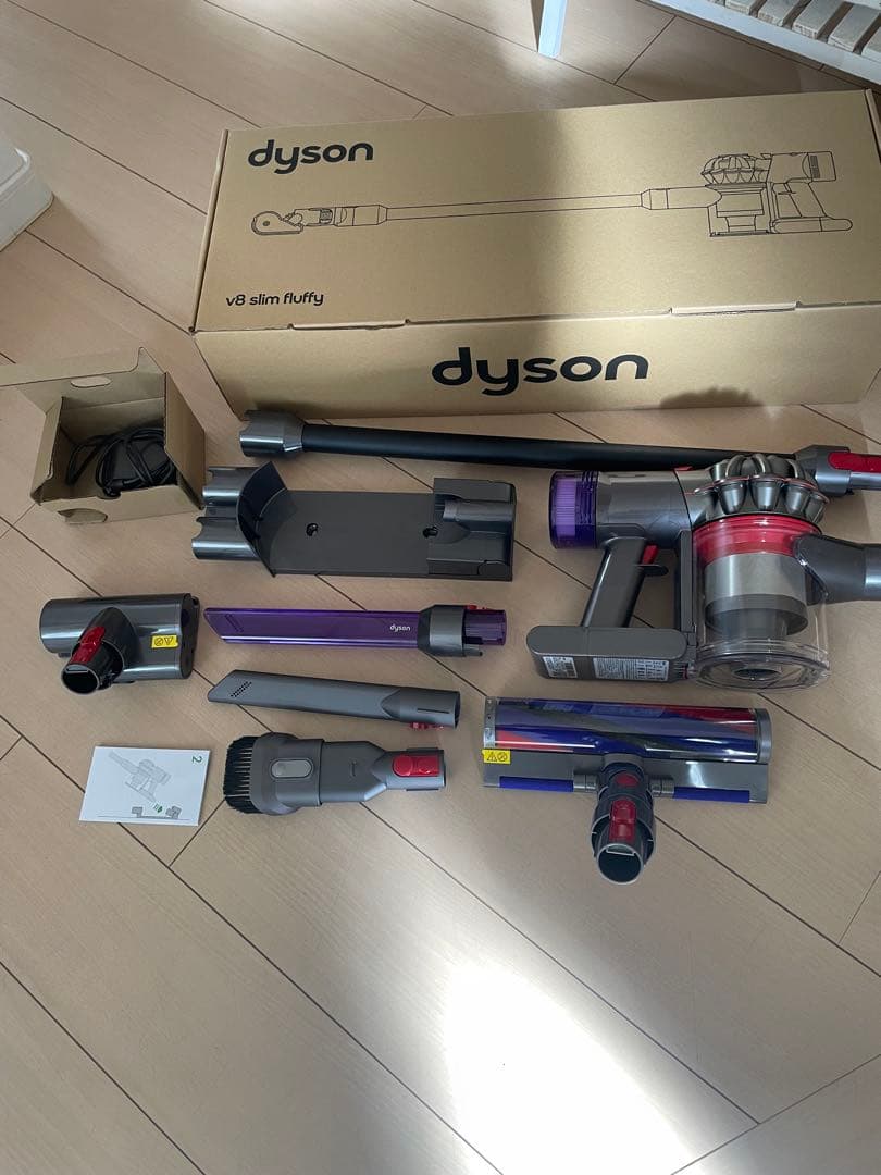 【美品】Dyson V8 Slim Fluffy 2024年製