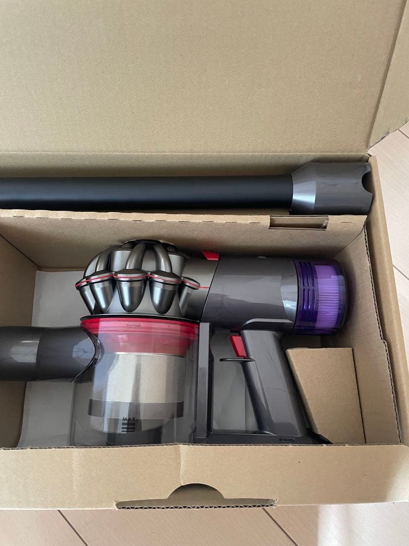 【美品】Dyson V8 Slim Fluffy 2024年製