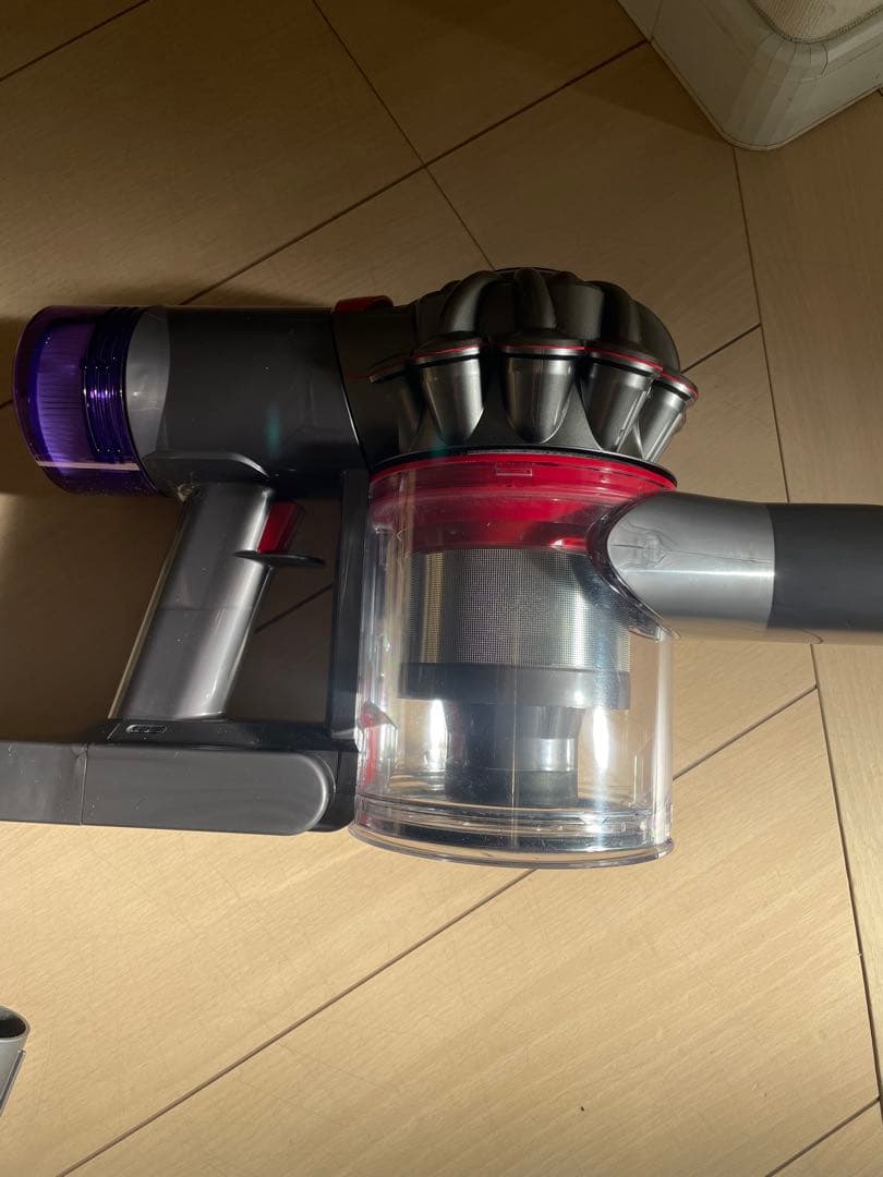 【美品】Dyson V8 Slim Fluffy 2024年製