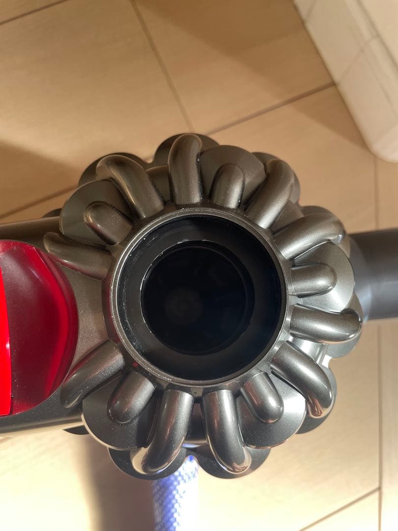【美品】Dyson V8 Slim Fluffy 2024年製