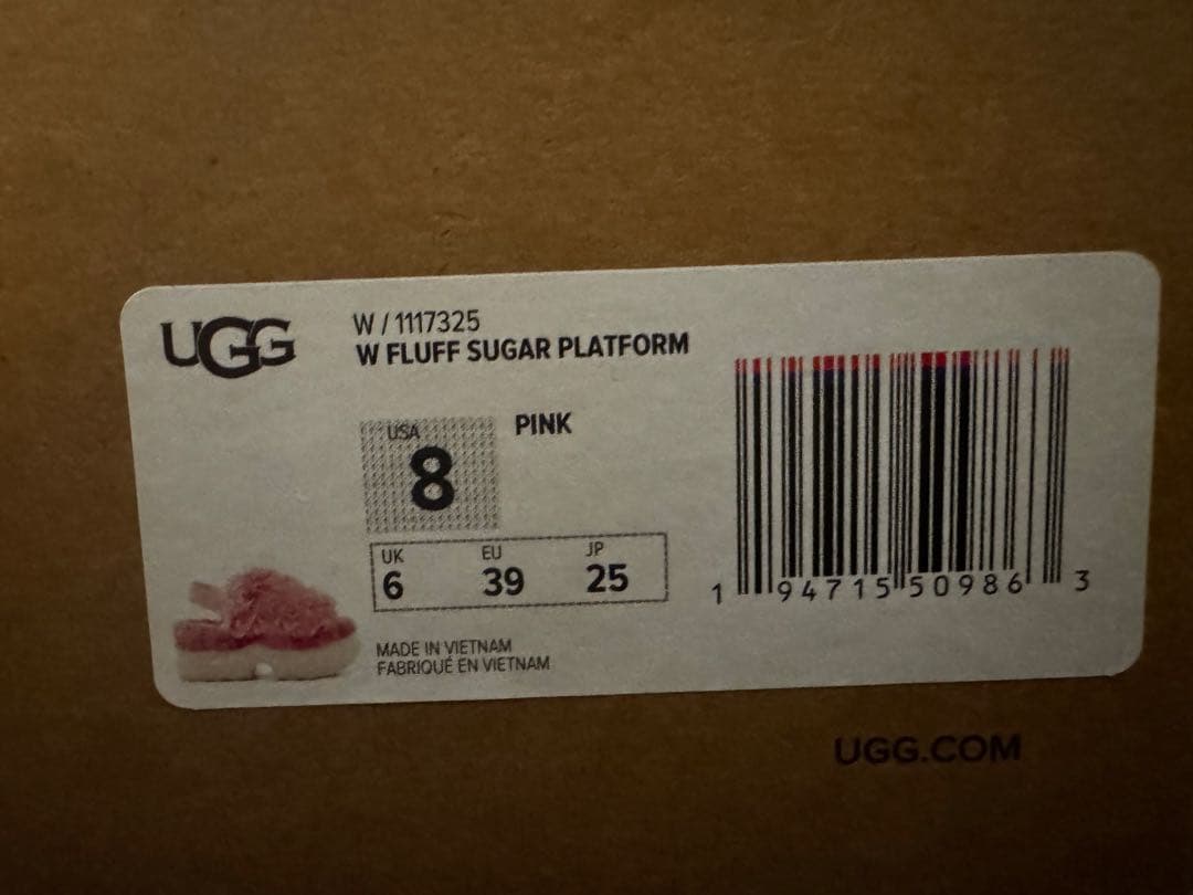 新品未使用　UGG ピンクファー厚底サンダル