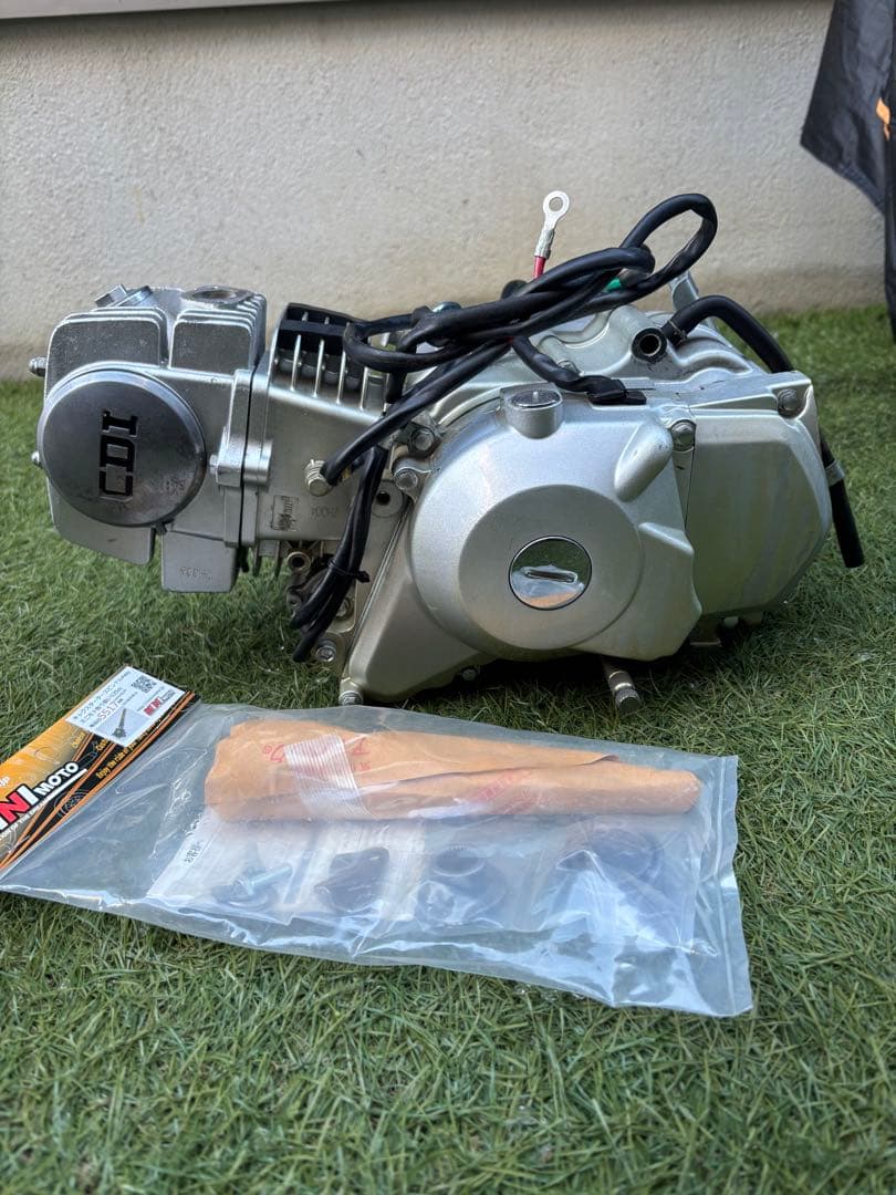 中華エンジン　ホンダ横型　互換　124cc 実働　キックスピンドル　難あり