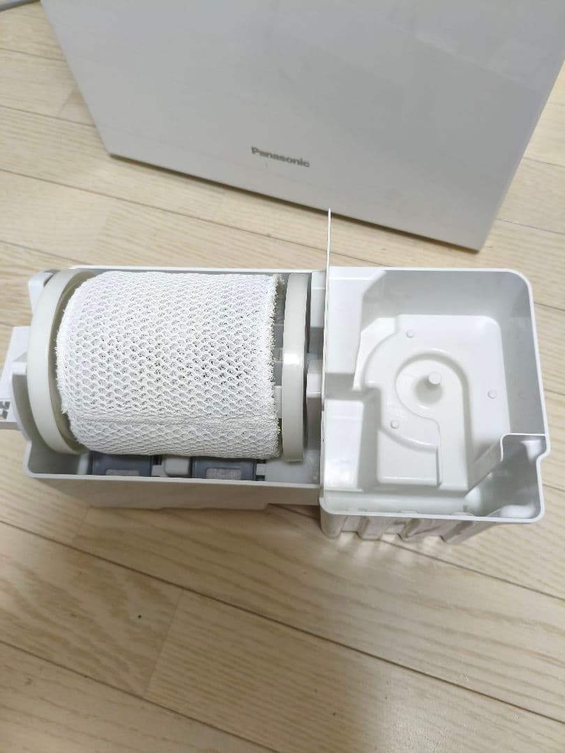 Panasonic　ジアイーノ　次亜塩素酸空間除菌脱臭機　F-MV1300