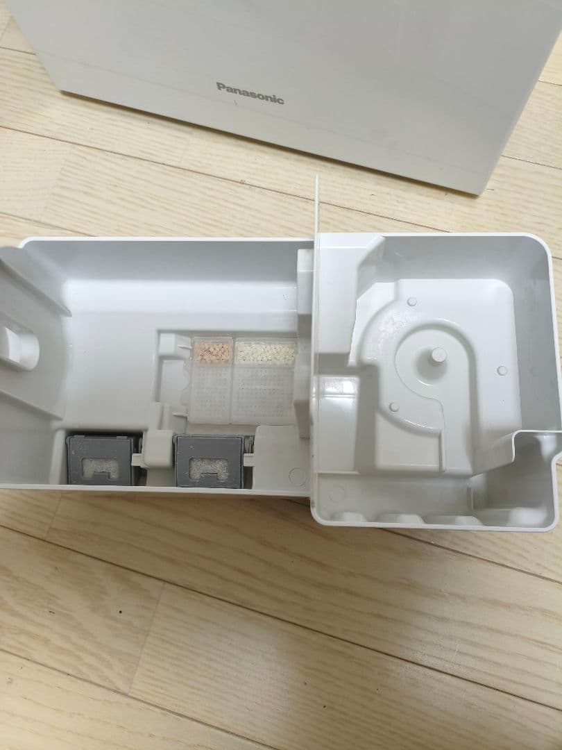 Panasonic　ジアイーノ　次亜塩素酸空間除菌脱臭機　F-MV1300