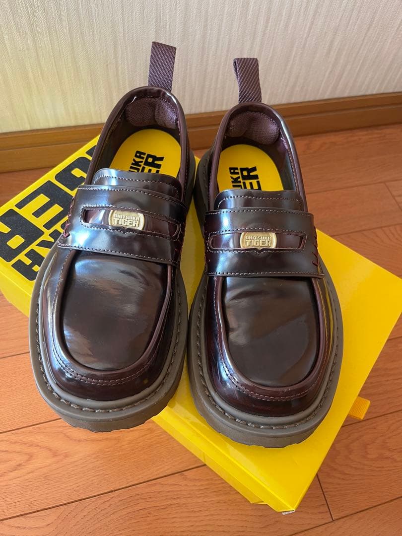 ONITSUKA TIGER TIGER LOAFER ブラウン