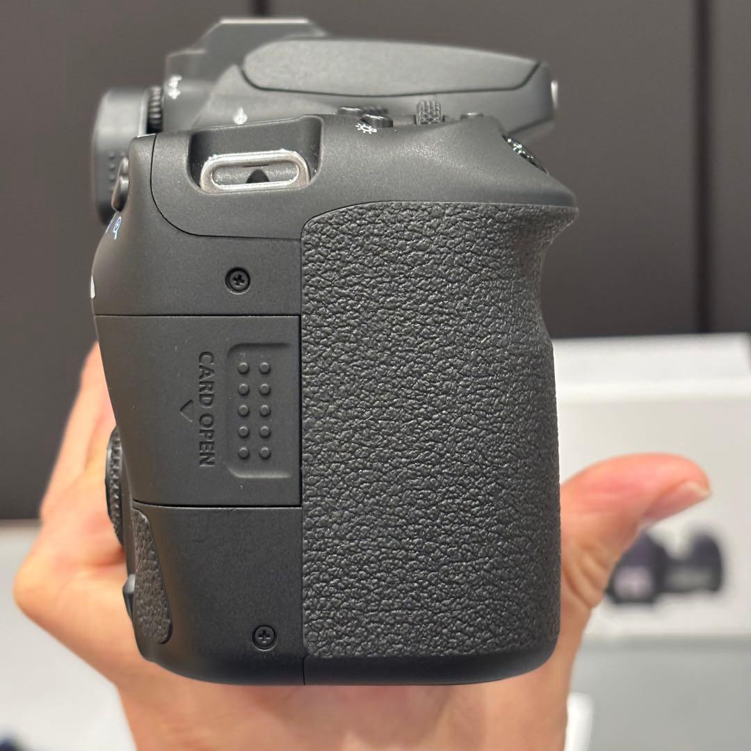 【極美品】Canon EOS 90D ボディ　ショット数2000未満