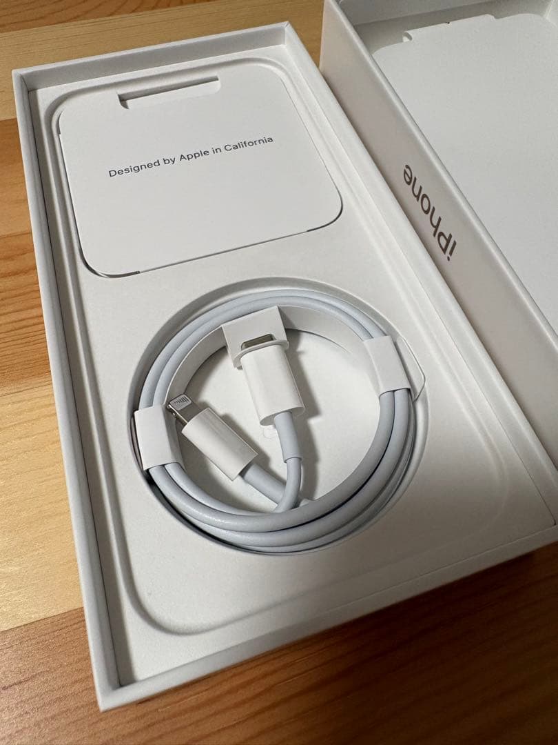 Apple iPhone13本体＋純正クリアケース