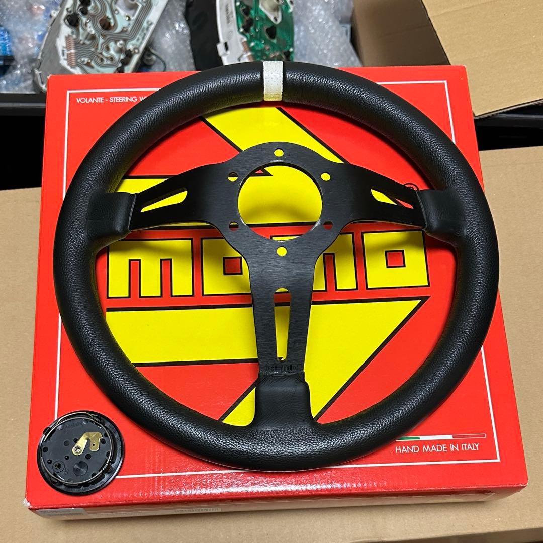 momo スポーツステアリング フルスピード