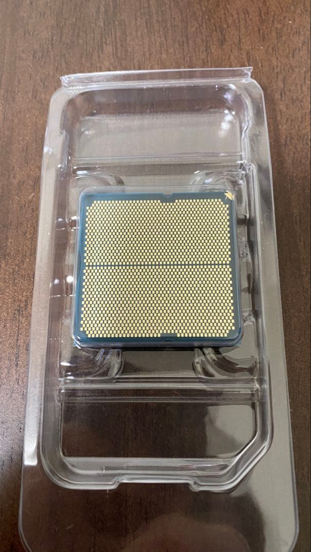 AMD Ryzen 7 9700X CPU 本体