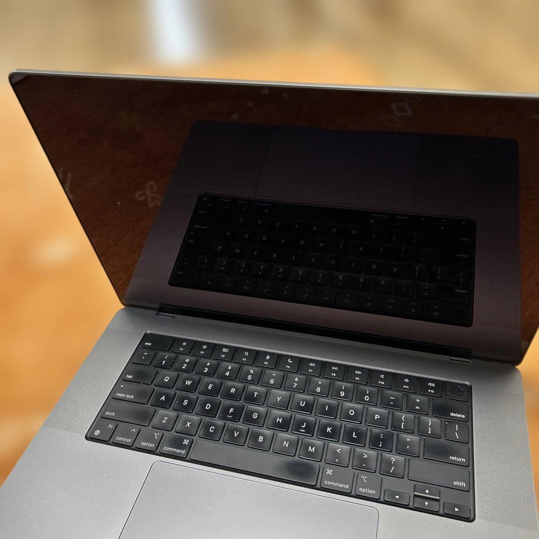 快速MacBook Pro M1 32GB 16core 500GB