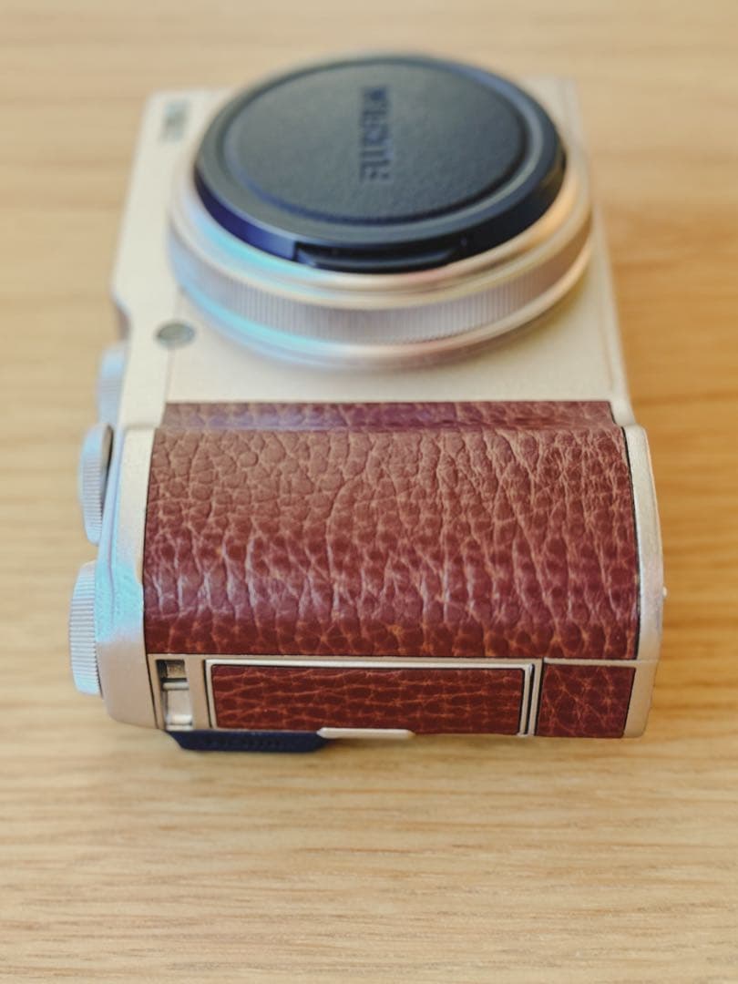 Fujifilm XF10 シャンパンゴールド 本体のみ