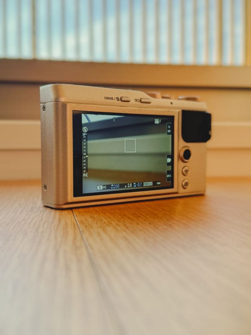 Fujifilm XF10 シャンパンゴールド 本体のみ