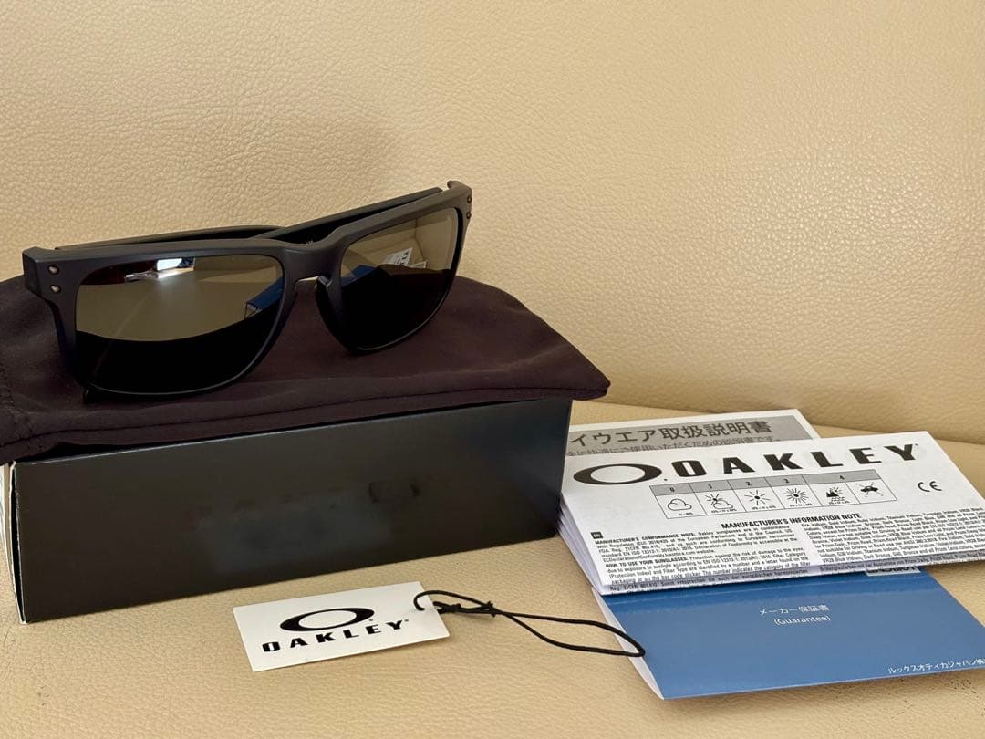 OAKLEYオークリー✨HOLBROOK サングラス【レンズ傷アリ】