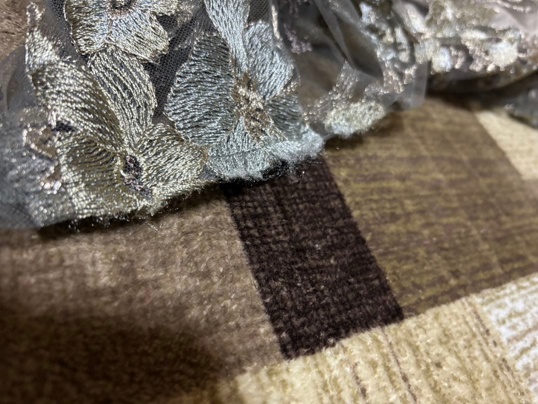 kana 花柄刺繍ドレス