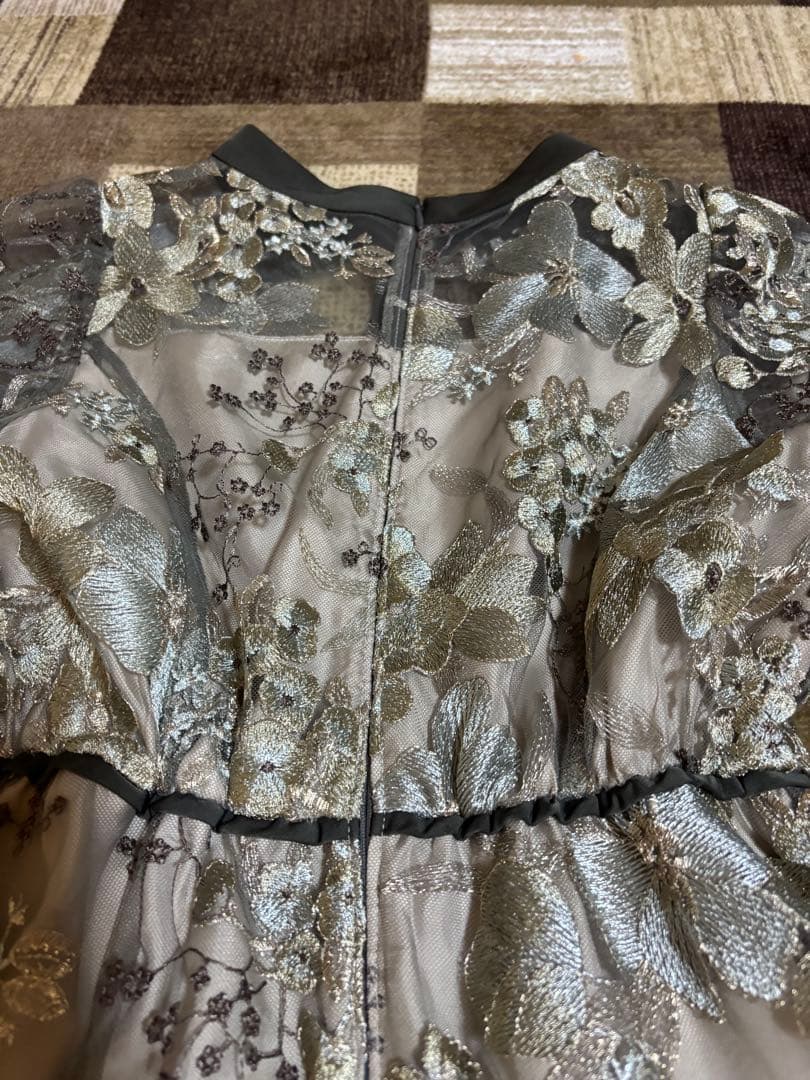 kana 花柄刺繍ドレス