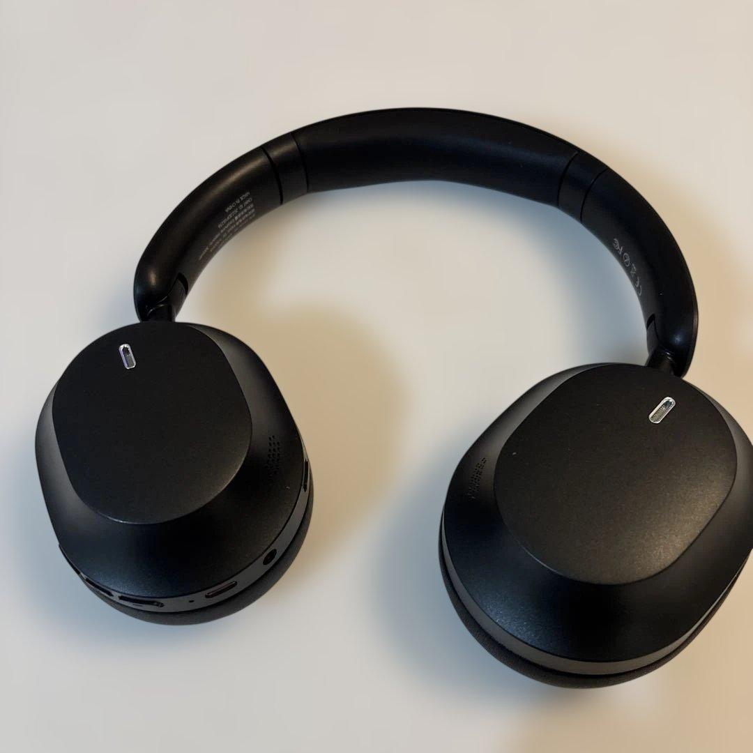 ワイヤレスヘッドホン ブラック L/R表示 ノイズキャンセリング付き