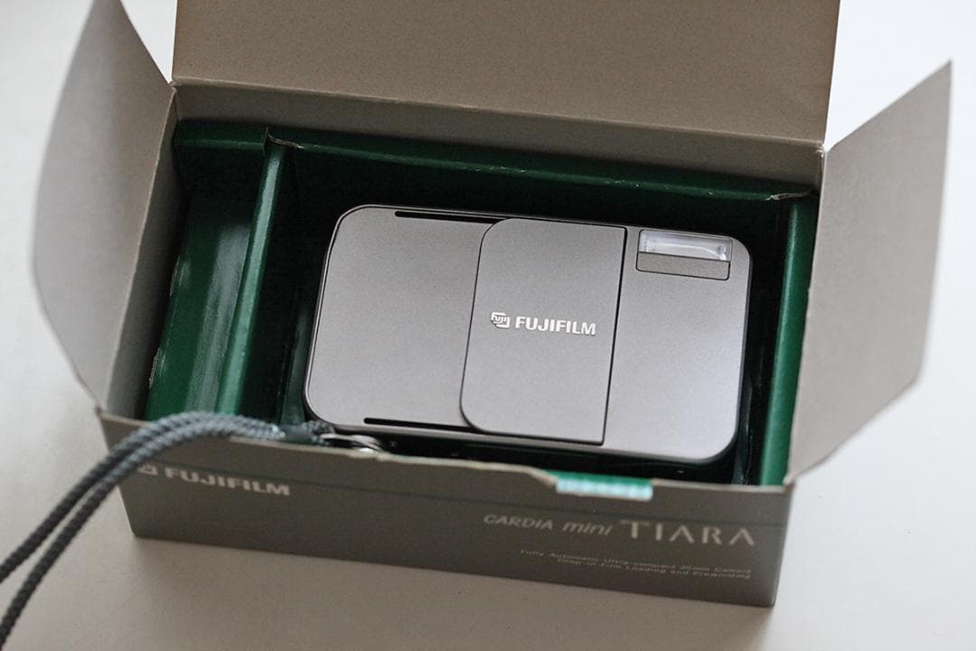 Cool Design ショップ、　　 CARDIA TIARA　Q873