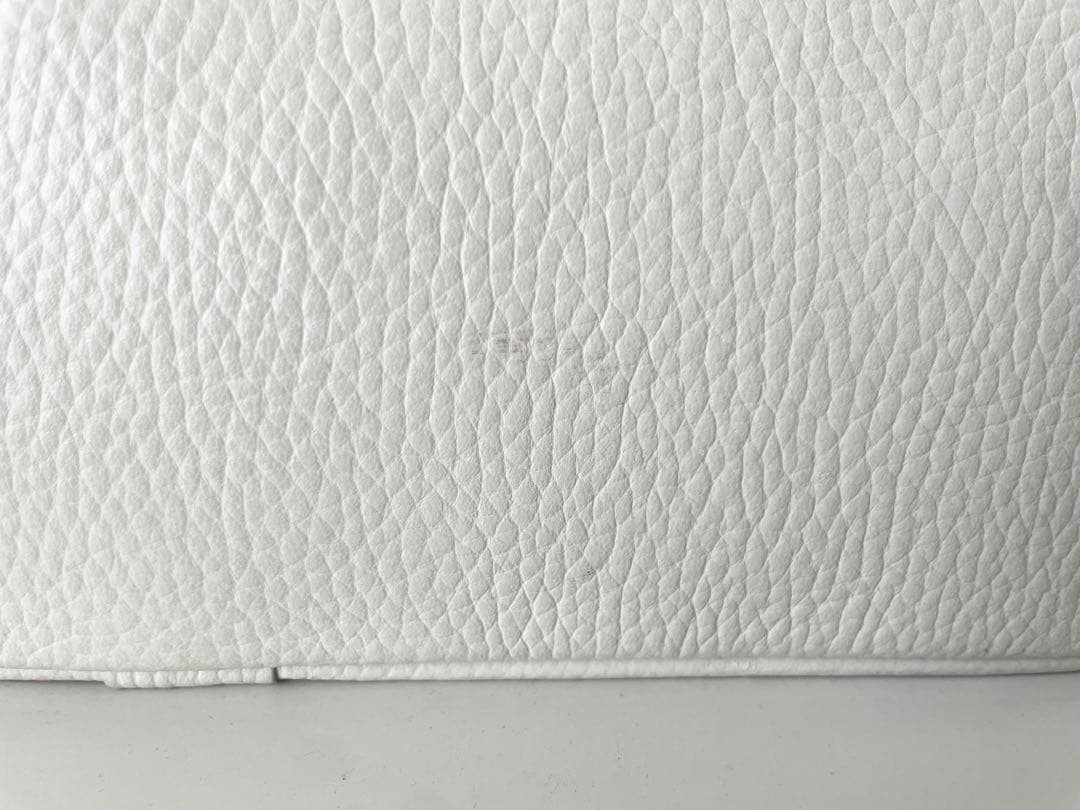 【りょう55】BURBERRY ホワイトレザー ショルダーバッグ