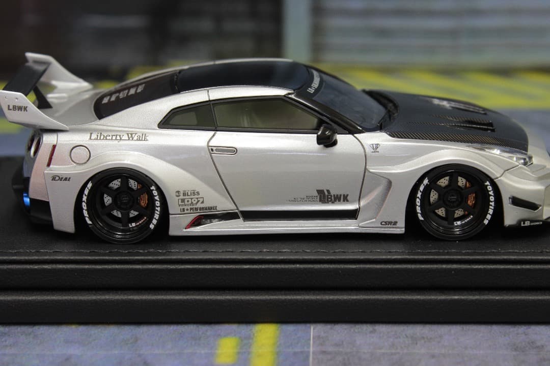 【最終価格】イグニッションモデル　1/43日産35GT-RR Silver