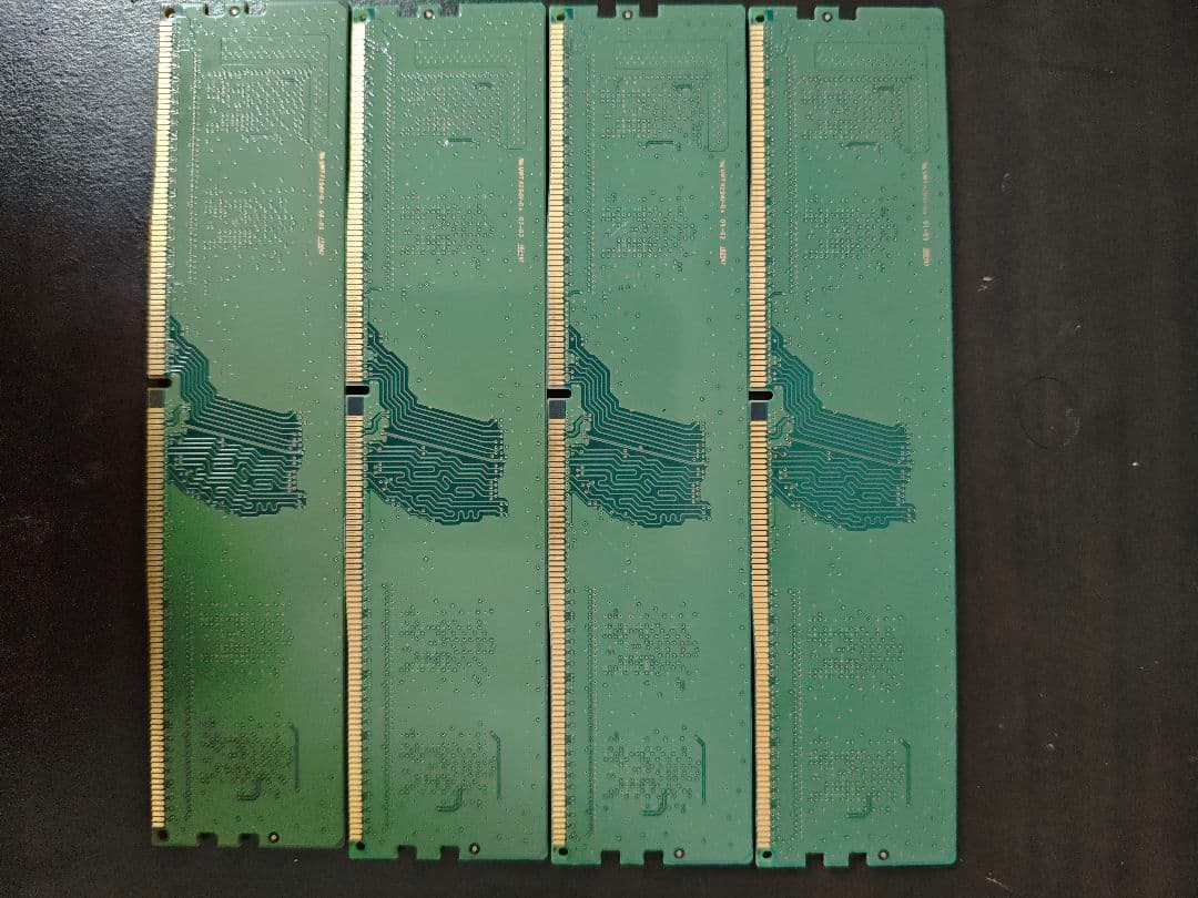 J*J様 Samsung DDR4 4GB メモリ 4枚セット 合計16G デス