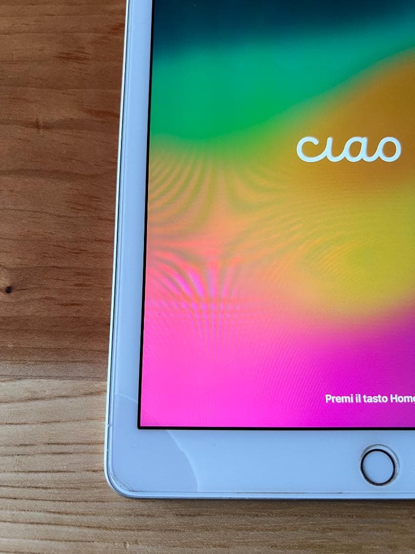 Apple ipad 第6世代 Wi-Fiモデル シルバー 充電器付き