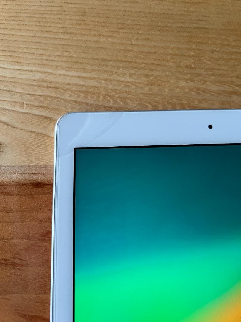 Apple ipad 第6世代 Wi-Fiモデル シルバー 充電器付き