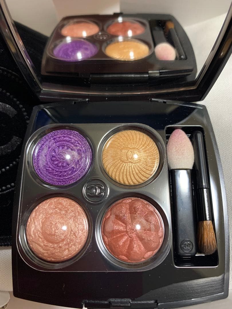 シャネルアイシャドウ　レ キャトル オンブル ブトン　239 ブトン バロック