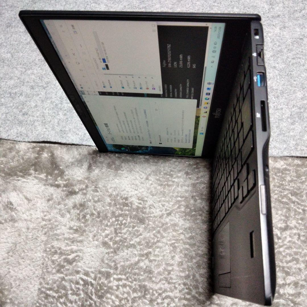 富士通U939/B (8世代i5/8GB/256GB カメラ・マイク非搭載)