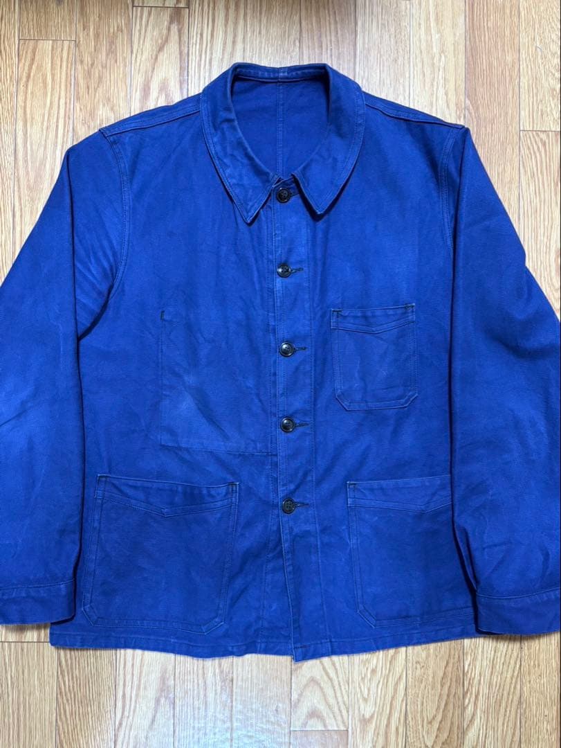 フレンチヴィンテージのブルーモールスキンジャケット