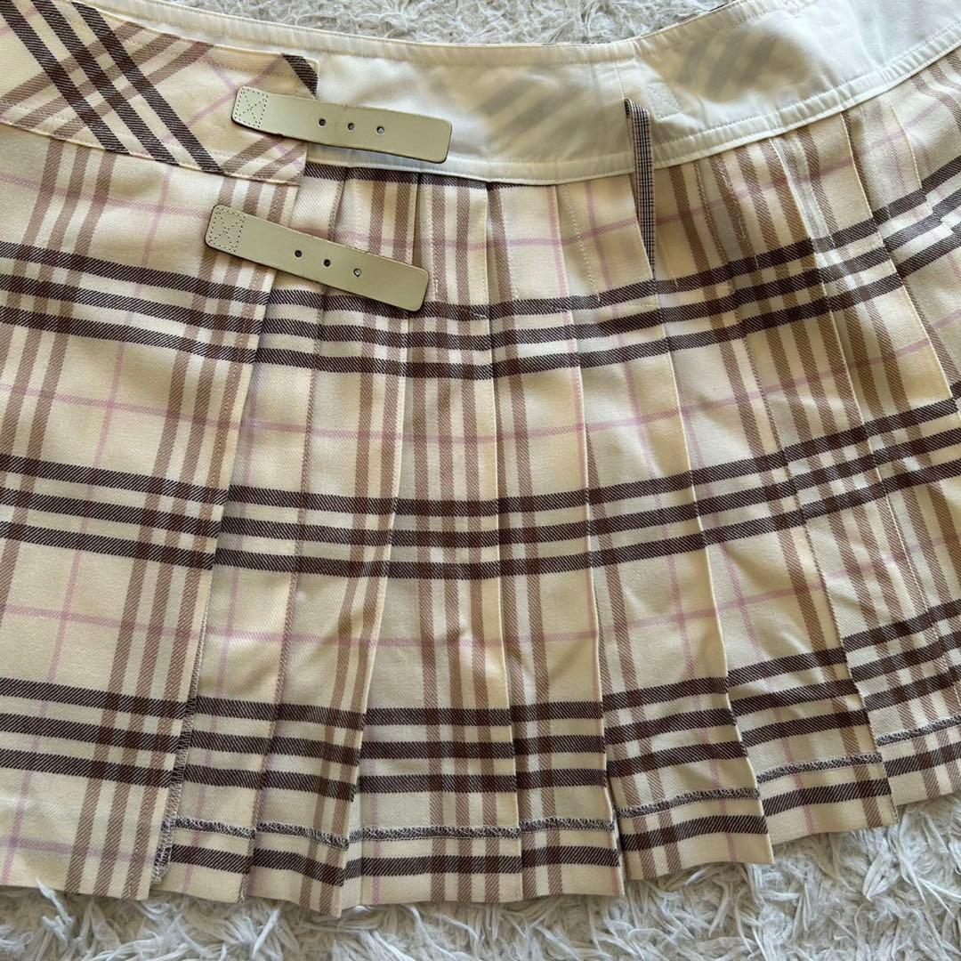 バーバリーブルーレーベル ノバチェック ベルト ミニスカート ホワイト y2k