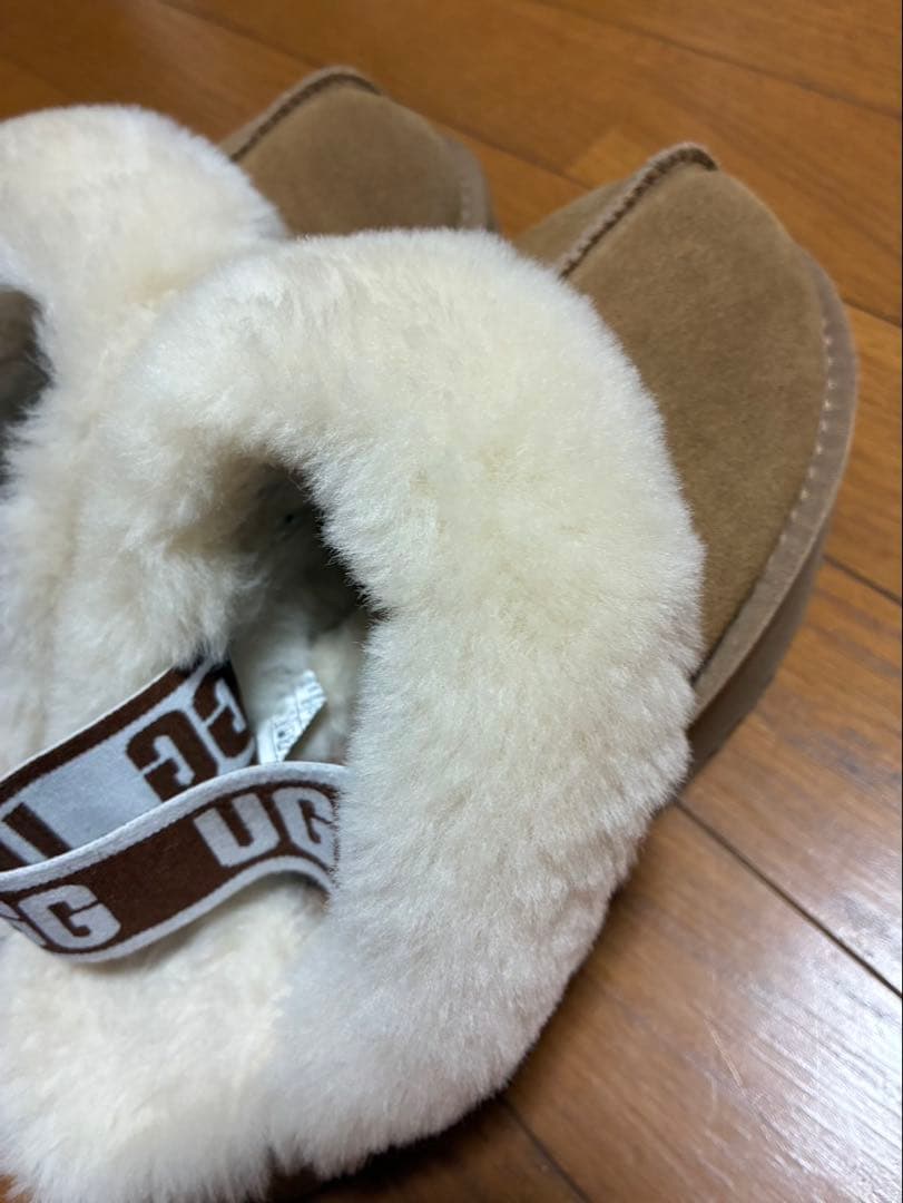 イ*ミ様 UGG ベージュ プラットフォーム ムートンブーツ