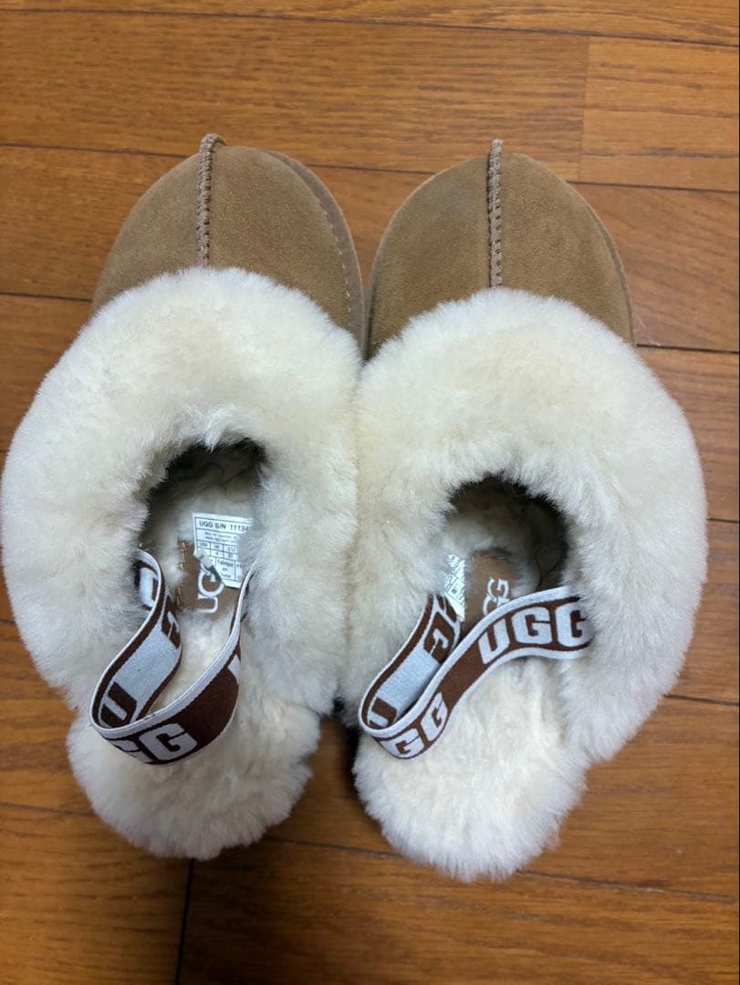 イ*ミ様 UGG ベージュ プラットフォーム ムートンブーツ