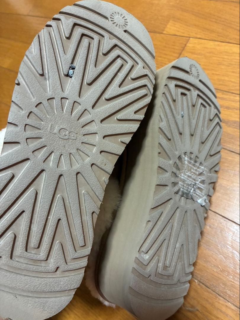 イ*ミ様 UGG ベージュ プラットフォーム ムートンブーツ