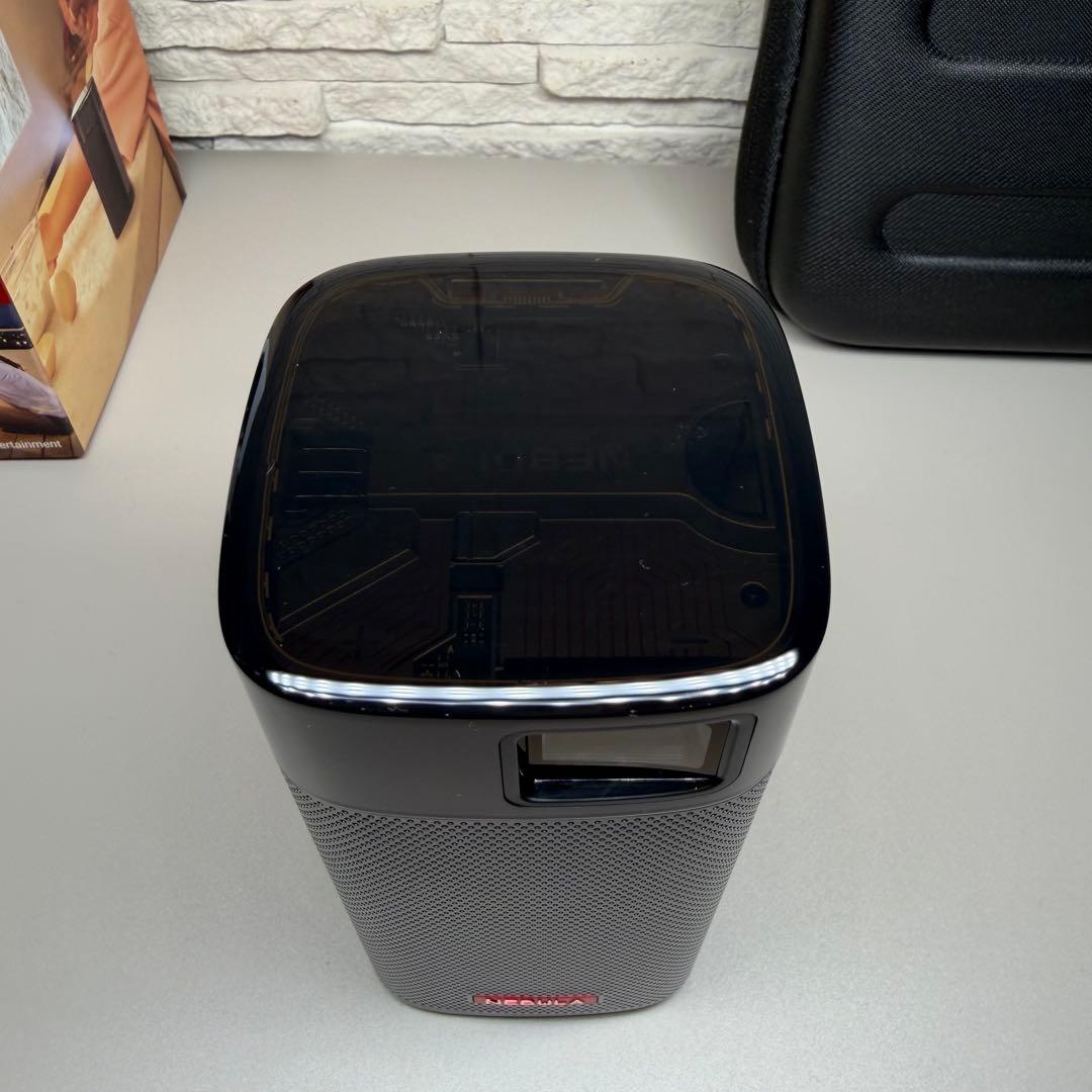 【美品・ケース付】Anker Nebula Apollo モバイルプロジェクター