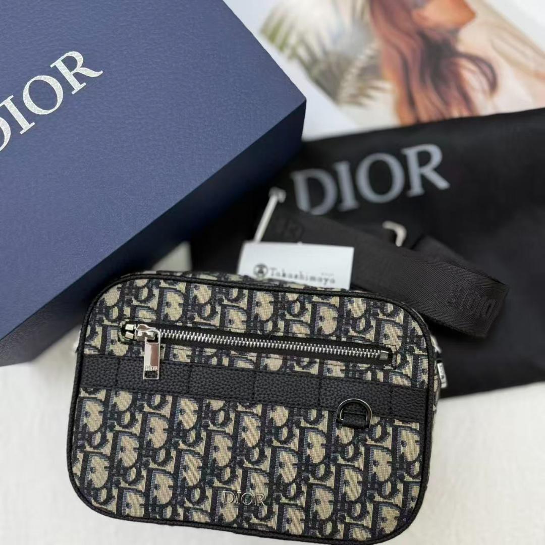 極美品 ロゴパターン ショルダーバッグ