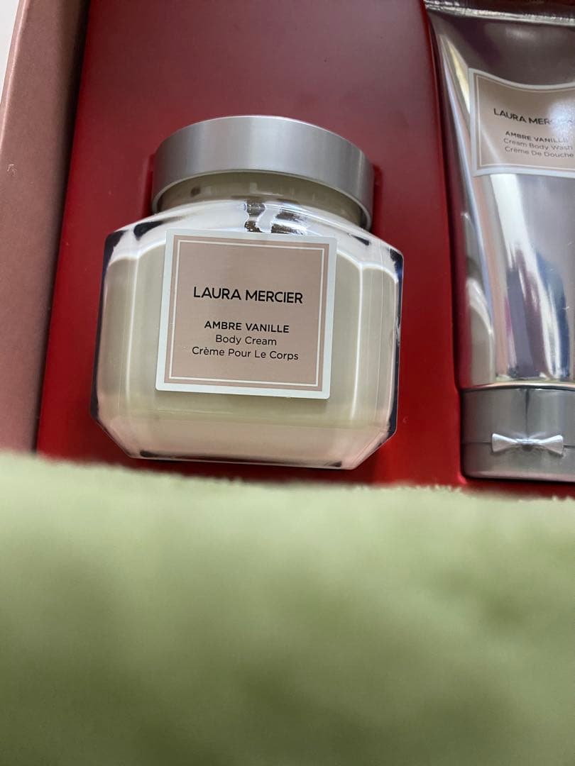 ローラメルシエ リュクス インダルジェンス アンバーバニラ ボディ トリプレット