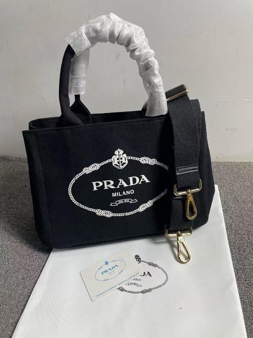 PRADA ブラック キャンバストートバッグ