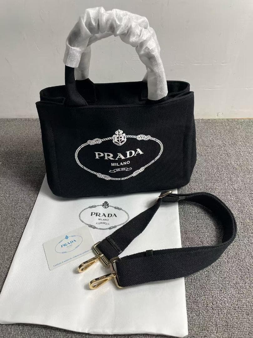 PRADA ブラック キャンバストートバッグ