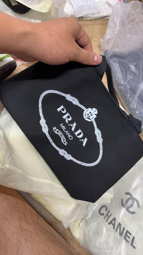 PRADA ブラック キャンバストートバッグ