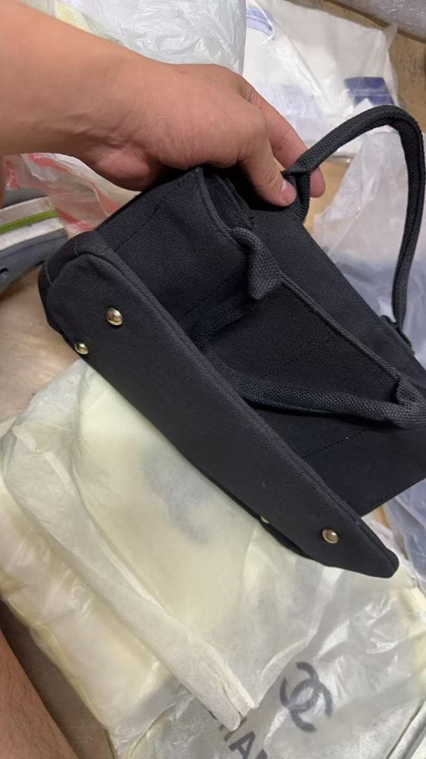 PRADA ブラック キャンバストートバッグ