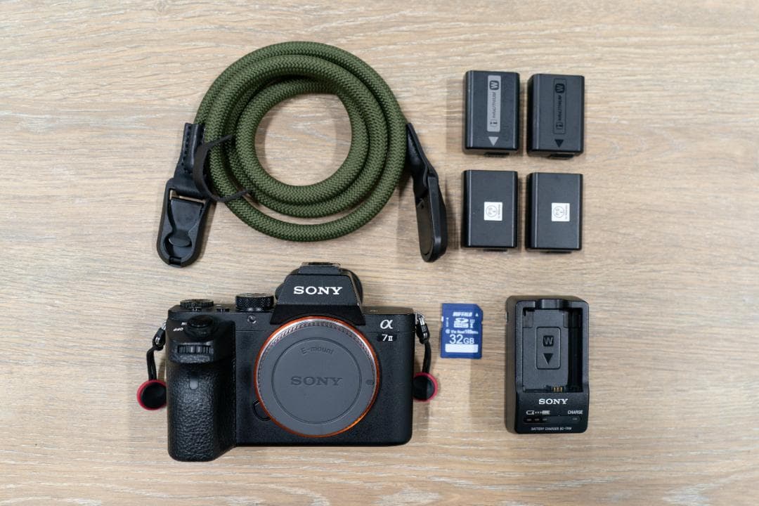 【言語解除済】SONY α7 II ボディ + バッテリー4個 + SDカード