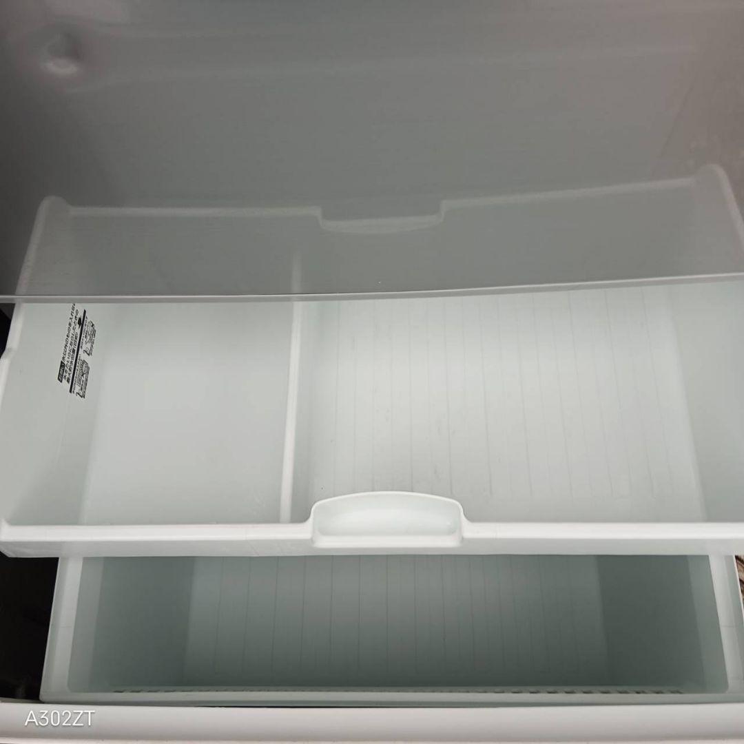 送料設置無料　東芝　自動製氷機能付き大型冷蔵庫　330L